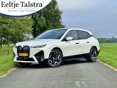 BMW iX - xDrive40 Sport|Sportpakket|Sky Lounge|Trekhaak|H/K|Laser|DA Professional|Zeer compleet