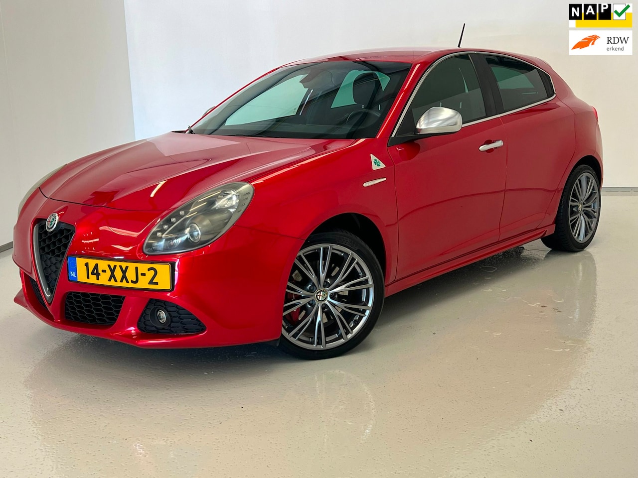 Alfa Romeo Giulietta - 1.4 T Distinctive / Bose / Xenon / Leder / NL-auto - AutoWereld.nl