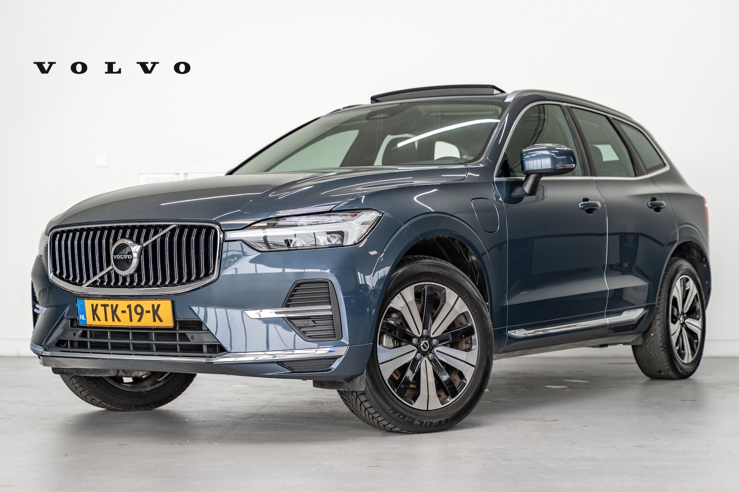 Volvo XC60 - T6 350PK Plus Bright | Elek Achterklep | Cruise Control | Panoramadak | Memory - AutoWereld.nl