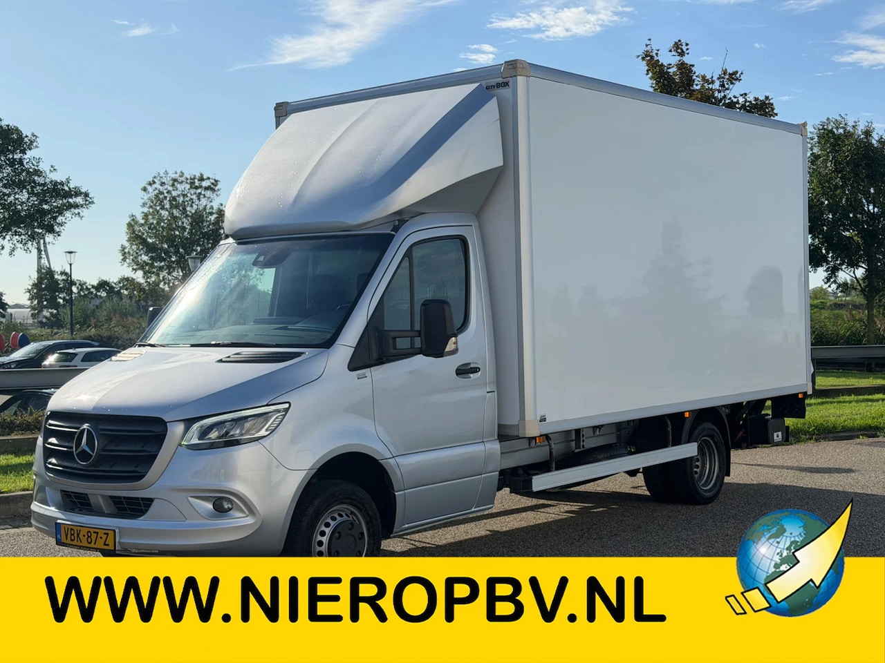Mercedes-Benz Sprinter - 519CDI Bakwagen N1 1000KG Laadklep + Zijdeur Trekhaak 3.0L V6 Automaat Airco Navi - AutoWereld.nl