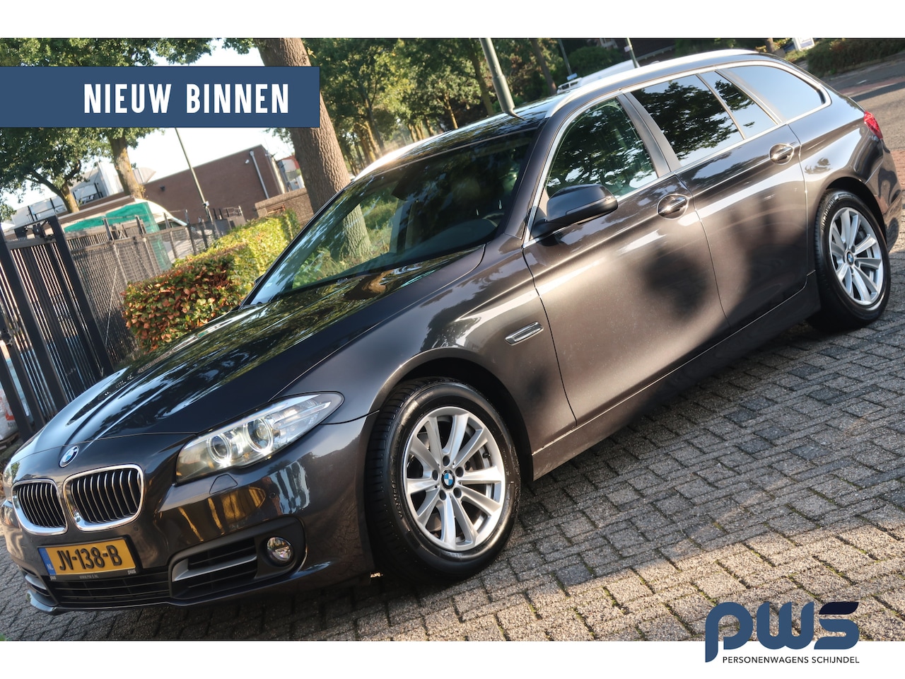 BMW 5-serie Touring - 520i Black & Silver line Executive Carplay / PDC / Clima / Leer / Cruise - AutoWereld.nl