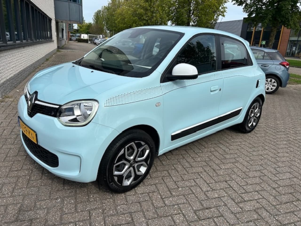 Renault Twingo - 1.0 SCe Collection PDC AIRCO BLUETH NAP LED - AutoWereld.nl