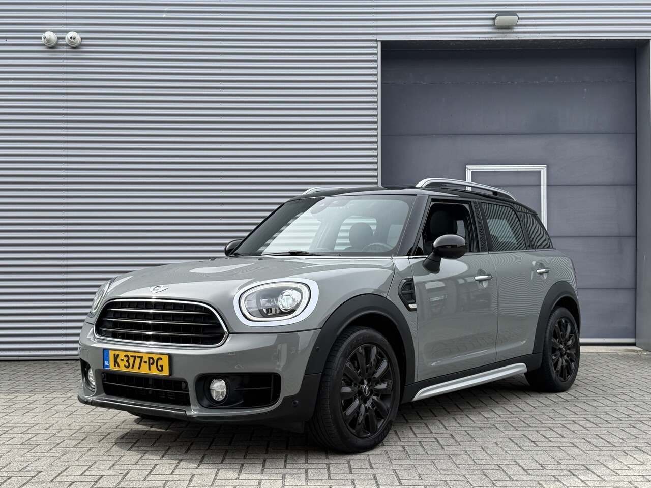MINI Countryman - 1.5 Cooper Chili I Aut. I Pano.dak I Navi - AutoWereld.nl