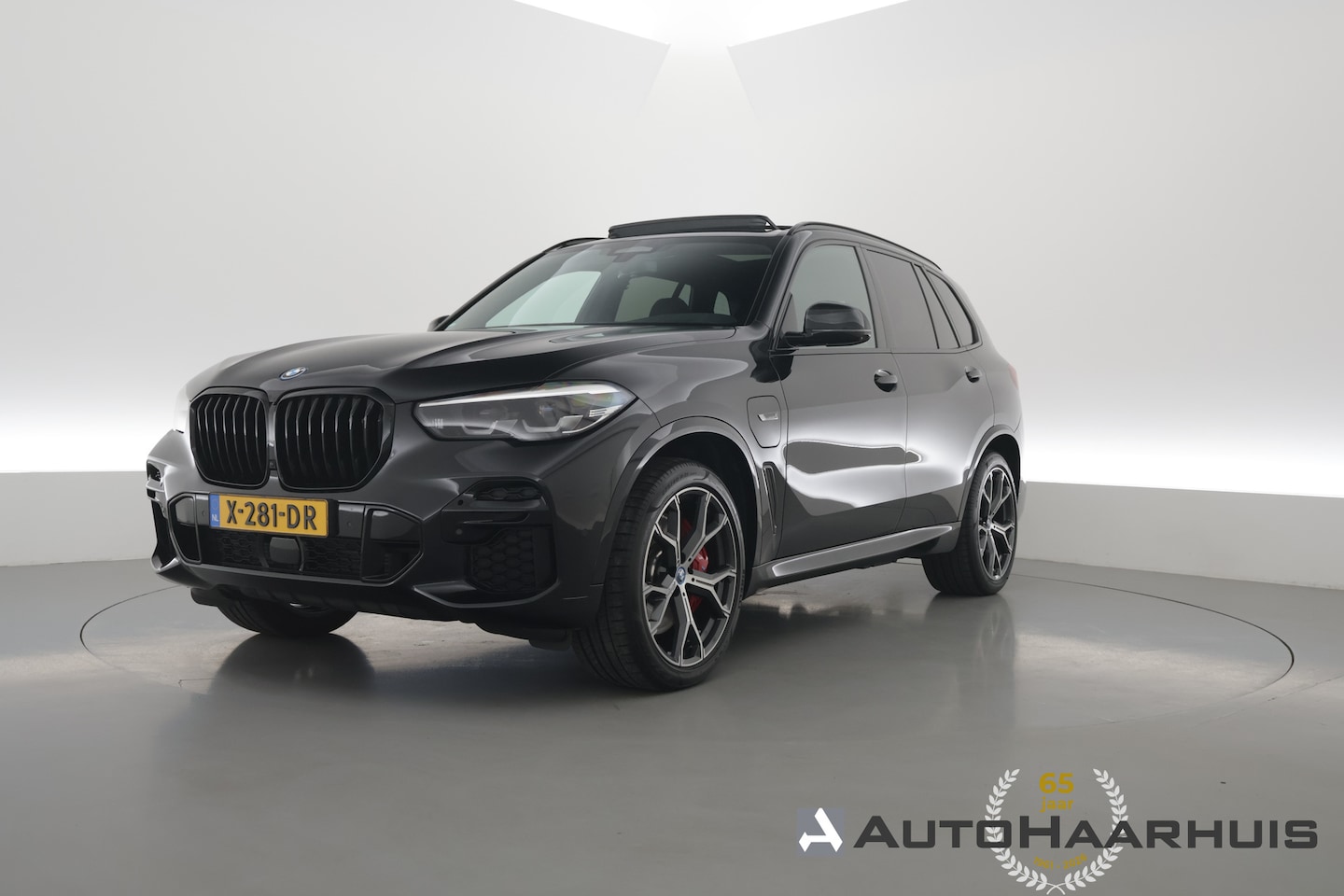 BMW X5 - xDrive45e Executive | Rijklaar! | S/K-Dak | E-Trekhaak | Luchtvering | HUD | 360*+PDC | Ha - AutoWereld.nl