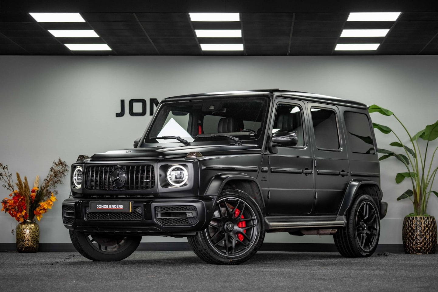 Mercedes-Benz G-klasse - 63 AMG |Pano|Massage|Distronic|360|Burmester - AutoWereld.nl