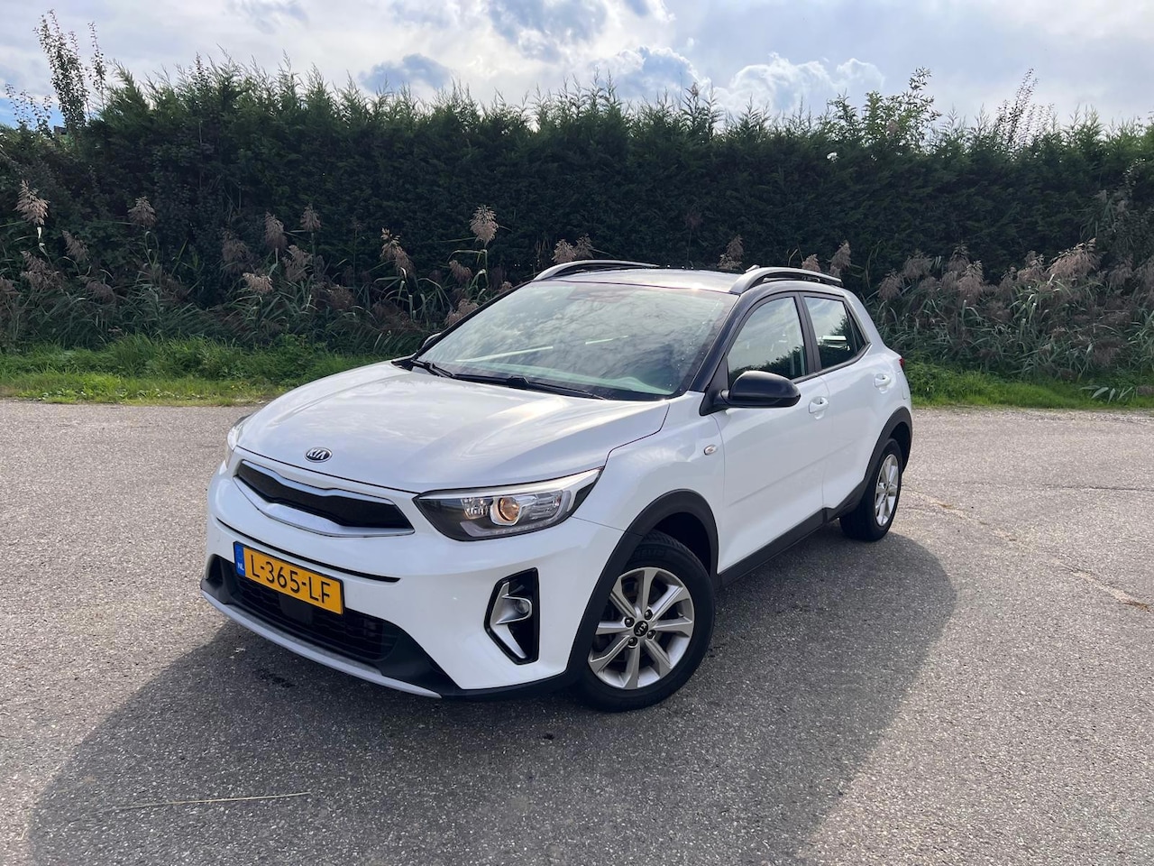 Kia Stonic - 1.0 MHEV SPORT NAVI CARPLAY ECC - AutoWereld.nl