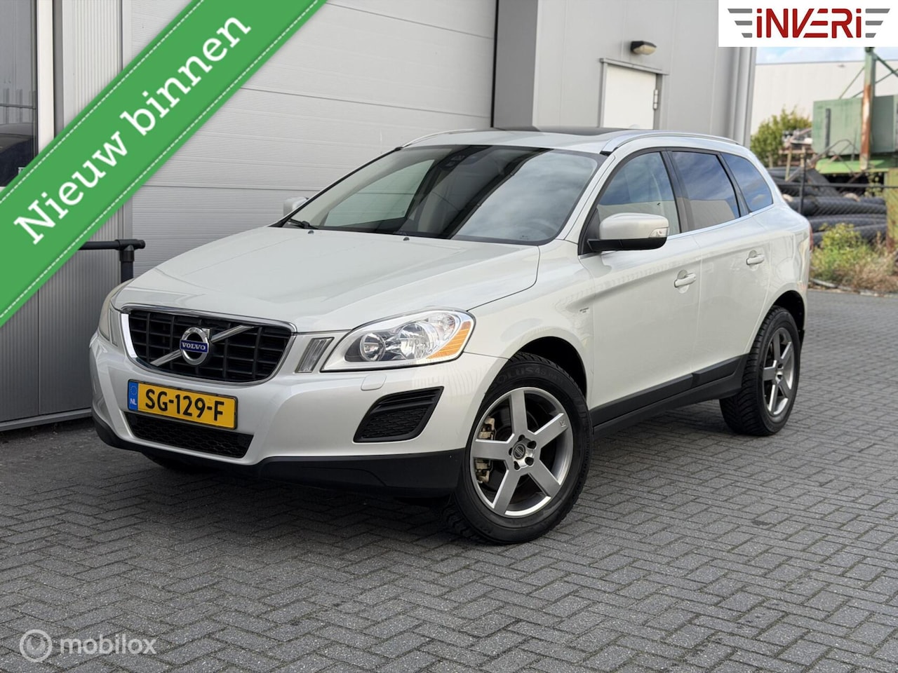 Volvo XC60 - 3.2 AWD | Pano | Trekhaak | APK + Remmen Nieuw! - AutoWereld.nl
