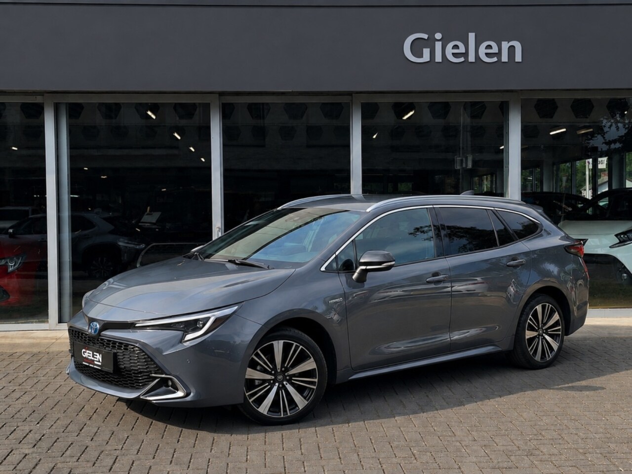 Toyota Corolla Touring Sports - 140 Dynamic Plus | Stoel + Stuurverwarming, 17 inch, Parkeersensoren, Keyless, Groot scher - AutoWereld.nl