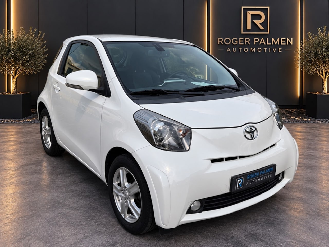 Toyota iQ - 1.3 VVTi Dynamic 1.3 VVTi Dynamic - AutoWereld.nl