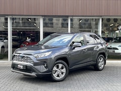 Toyota RAV4 - Hybrid 220 AWD Dynamic | Stoelverwarming, Groot scherm, Parkeersensoren, Licht + Regensens