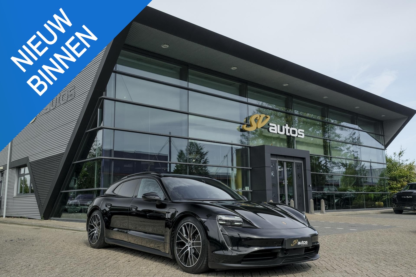 Porsche Taycan Sport Turismo - 476pk Performance Plus 93kwh Panoramadak Luchtvering Bose Warmtepomp Sport chrono 20" LMV - AutoWereld.nl