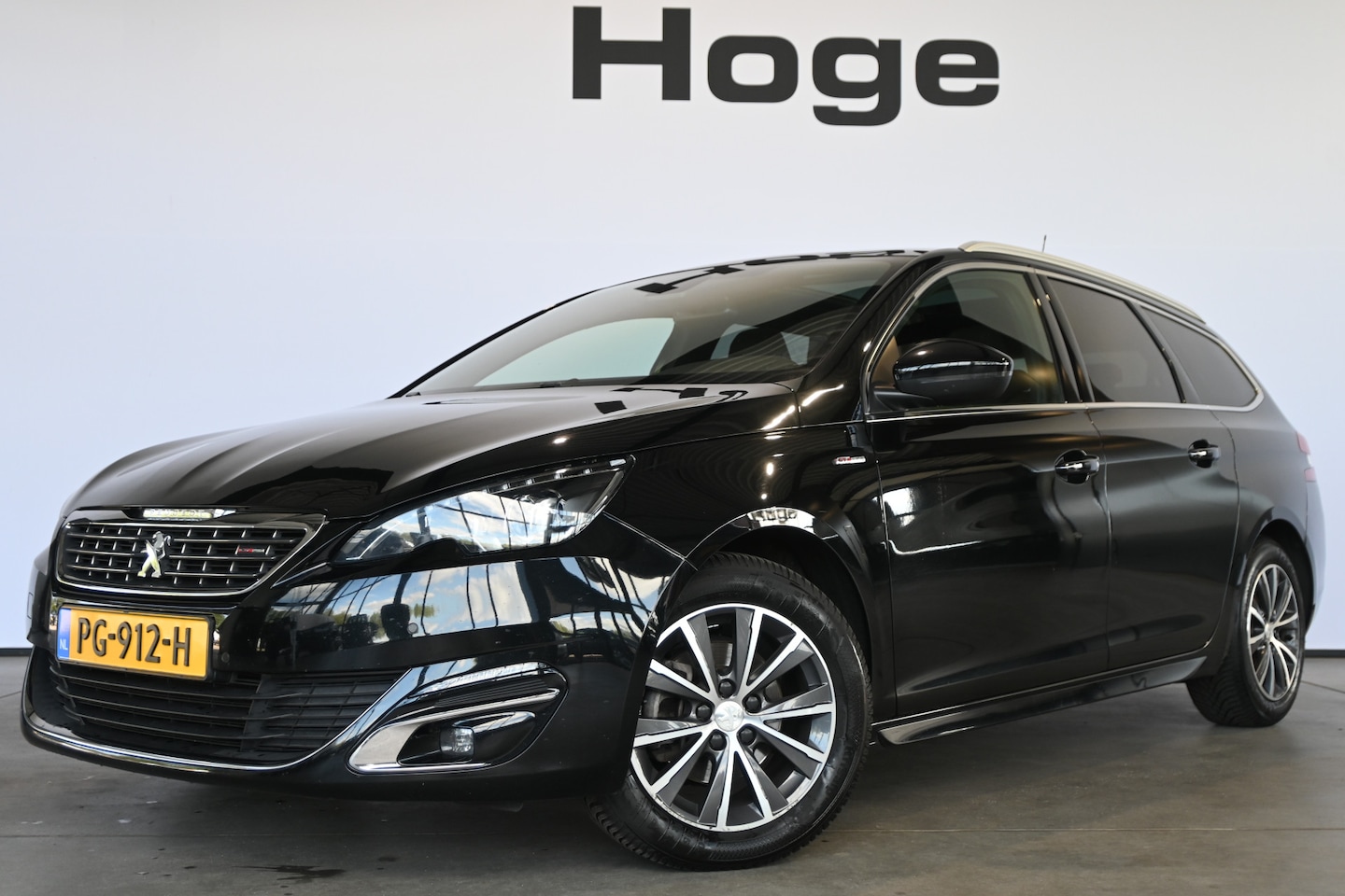 Peugeot 308 SW - 1.2 PureTech Blue Lease GT-line Clima Crusie control Panoramadak Trekhaak Inruil mogelijk - AutoWereld.nl