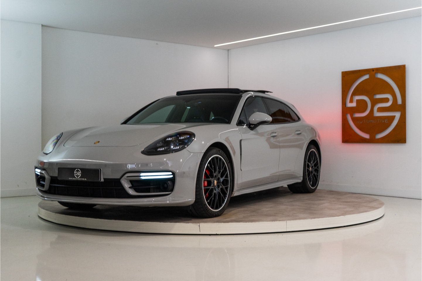 Porsche Panamera Sport Turismo - 2.9 4 E-Hybrid Platinum Edition 462PK | Sport Design | Bose | Pano | InnoDrive | 12 MND Ga - AutoWereld.nl