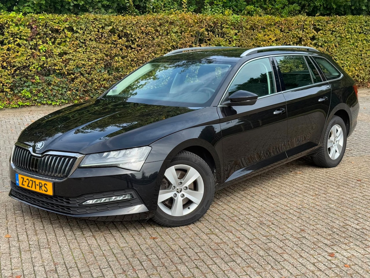 Skoda Superb Combi - 1.5 TSI ACT Business Edition Automaat | ACC | Navi | CarPlay | Keyless | LED - AutoWereld.nl