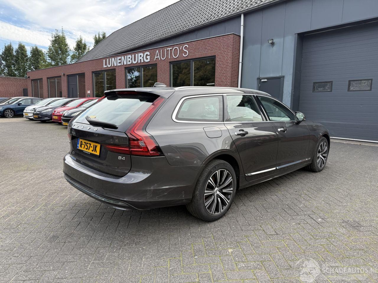 Volvo V90 - V-90 2.0 B4 Inscription PANORAMADAK (Stationwagen 5-dr.) - AutoWereld.nl