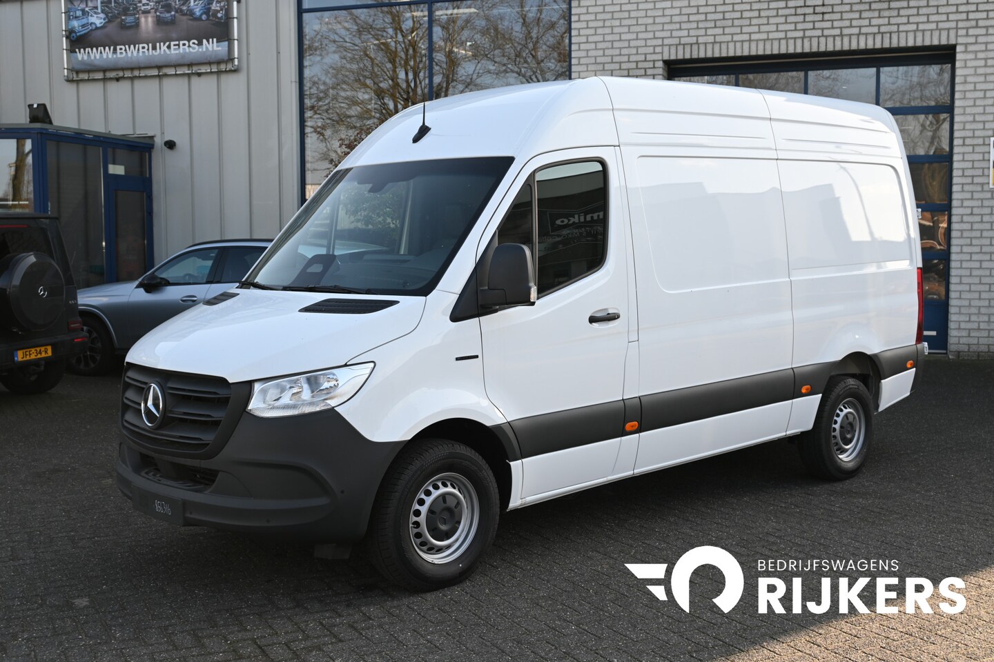 Mercedes-Benz eSprinter - 314 RWD L2H2 Pro 81kWh DC opladen 115 kW, Betimmering laadruimte, Etc. - AutoWereld.nl