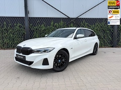 BMW 3-serie Touring - 320e xDrive |Innovation Pack|Adaptive LED|HeadUp|Shadow|NAVI|CAM|Carplay