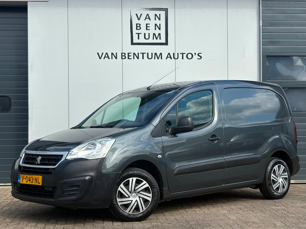 Peugeot Partner - 120 1.6BlueHDi 75pk Airco Cruise EURO 6! - AutoWereld.nl