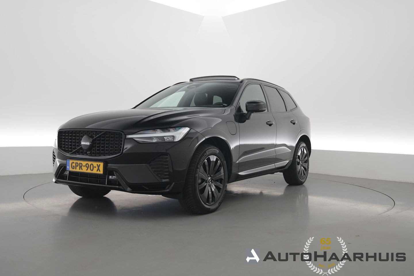 Volvo XC60 - 2.0 T6 Plug-in hybrid AWD Plus Dark | Rijklaar! | Black-Pakket | S/K-Dak | Leder+Memory | - AutoWereld.nl