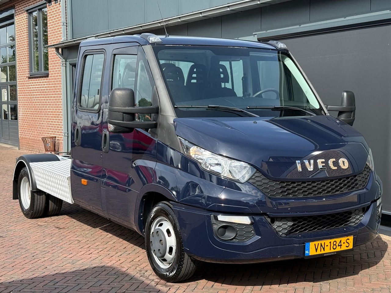 Iveco Daily - 40C17 3.0 Be Trekker 9.3 Ton Dubbel Cabine Dealer onderhouden - AutoWereld.nl