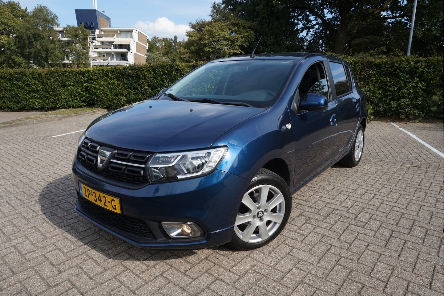 Dacia Sandero - 1.0 SCe Laureate navi, camera. - AutoWereld.nl