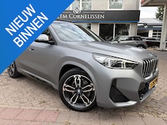BMW X1 - sDrive18i Frozen Grey M-Sport Pano Leer HUD Har/Ka