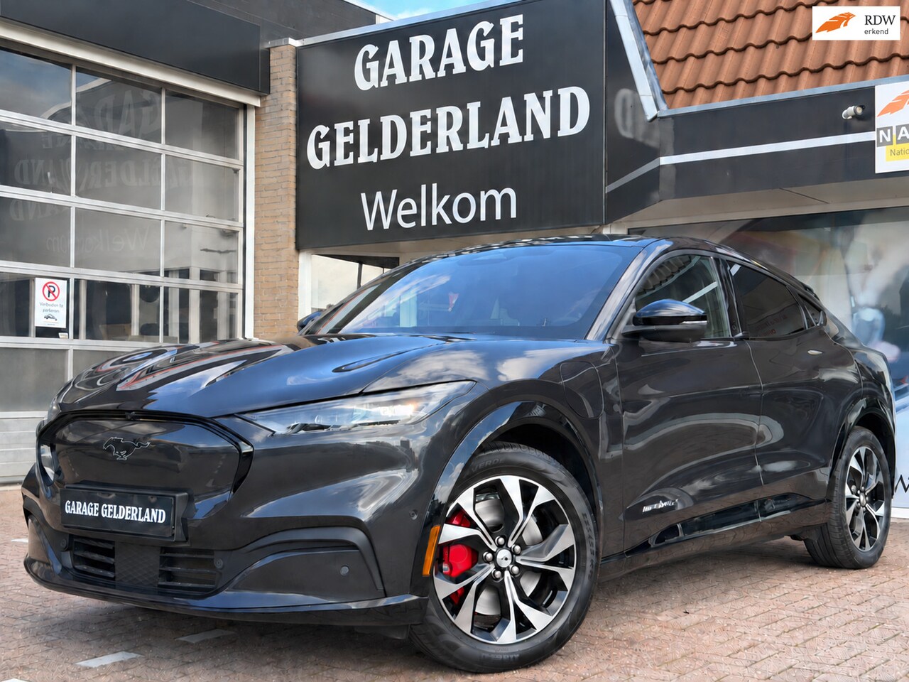 Ford Mustang Mach-E - E4X AWD 98 kWh | PANO | FULL-LED | ACC | PILOT | APPLE/ANDROID | FULL-OPTION! - AutoWereld.nl
