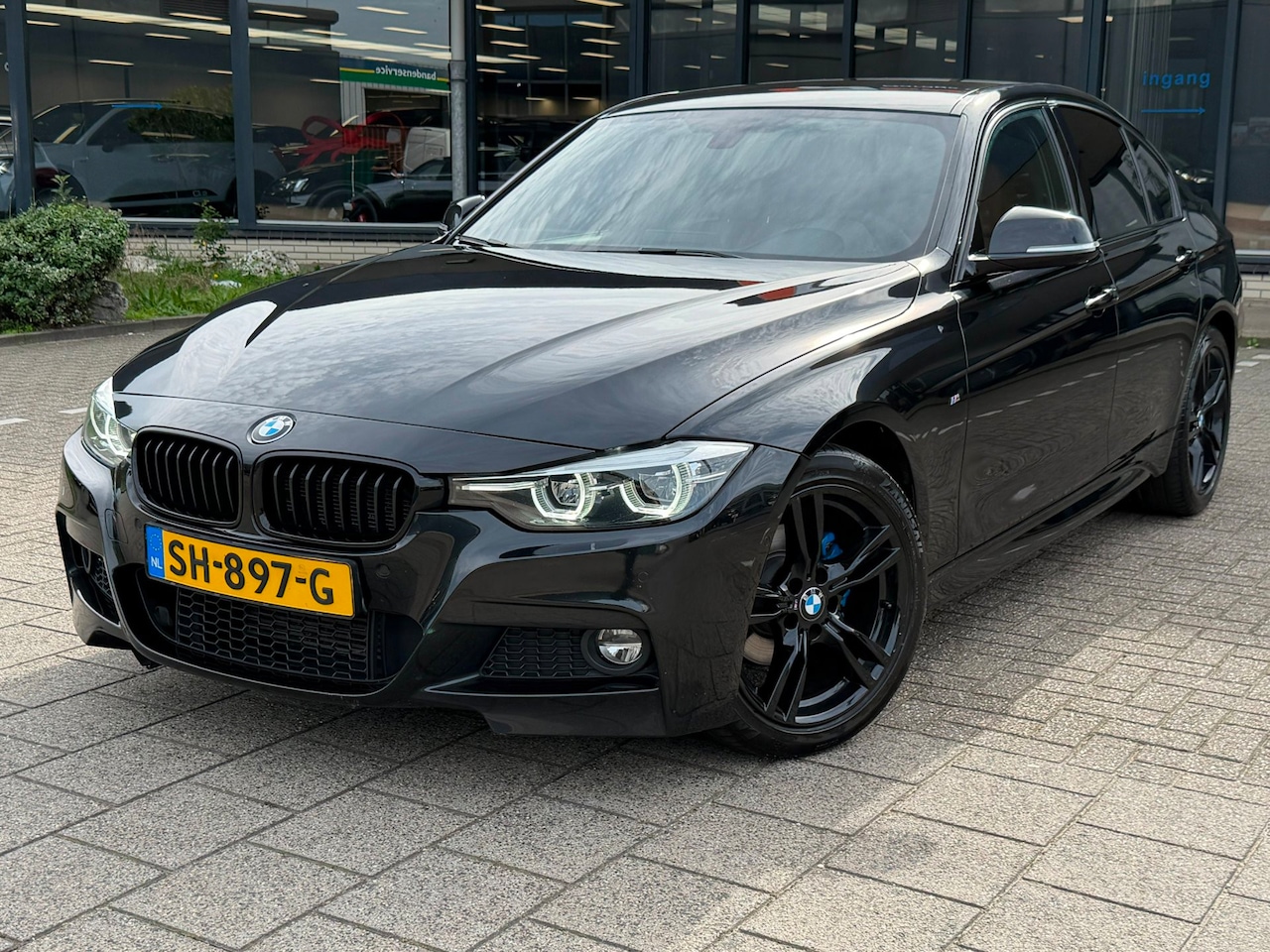 BMW 3-serie - 318i Edition M Sport Shadow High Executive - AutoWereld.nl