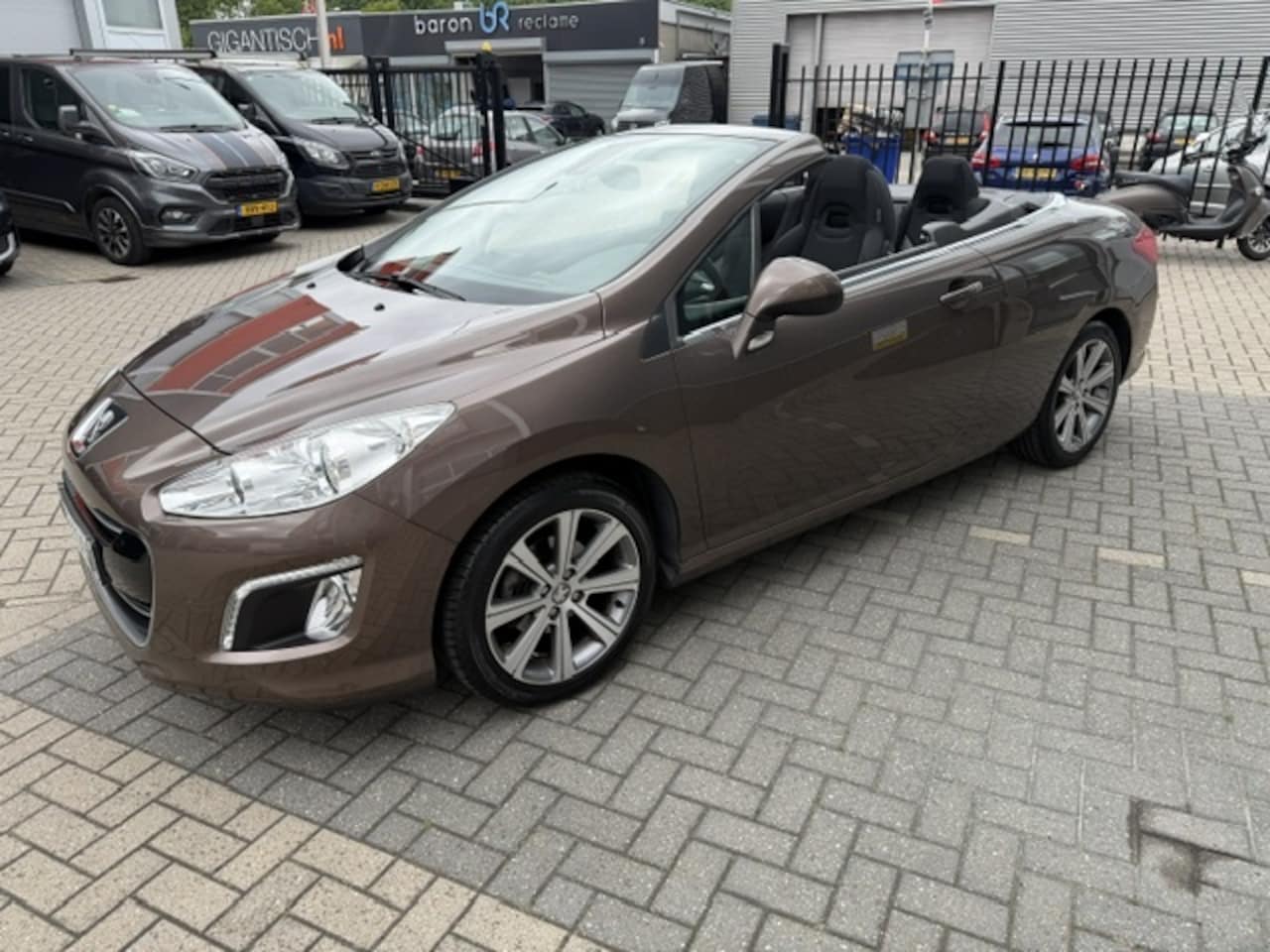 Peugeot 308 CC - 1.6 VTi Sport Pack 1.6 VTi Sport Pack - AutoWereld.nl