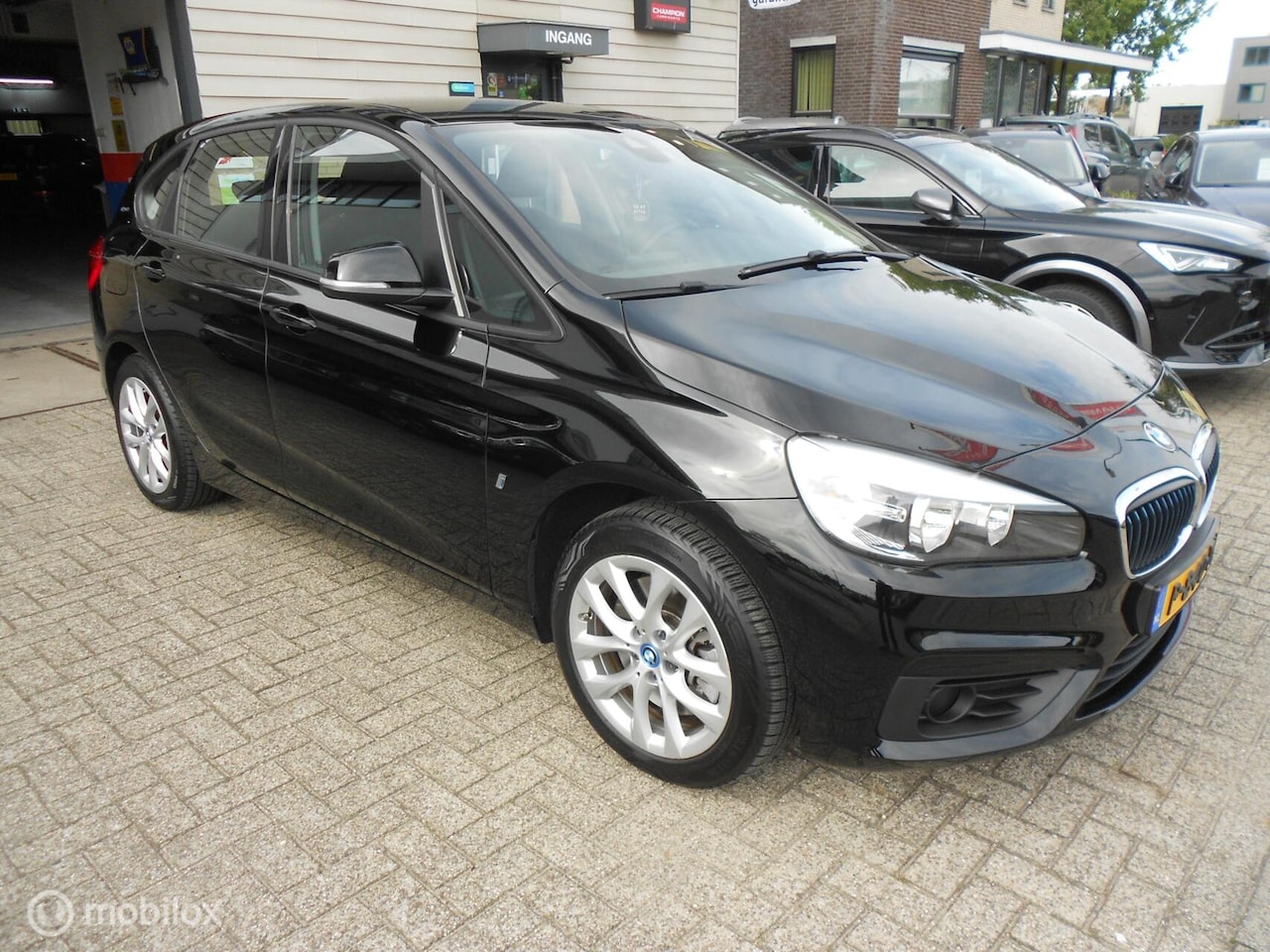 BMW 2-serie Active Tourer - Hybride 225xe iPerformance 57000 KM - AutoWereld.nl