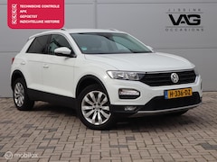 Volkswagen T-Roc - 1.5 TSI Style Trekhaak CarPlay Lane ACC Clima