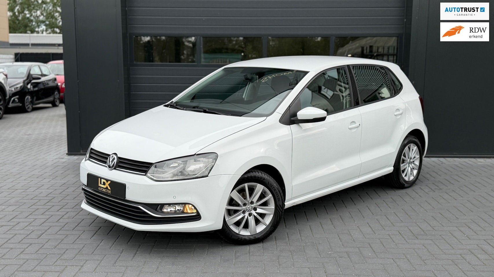 Volkswagen Polo - 1.0 First Edition LM velgen|Airco|PDC|Stoelverwarming - AutoWereld.nl