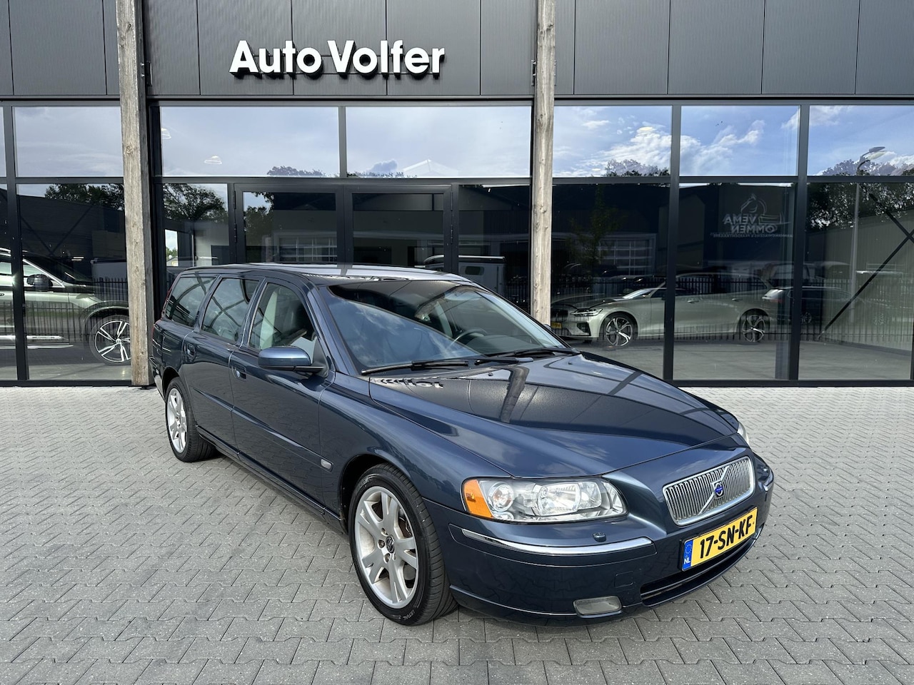 Volvo V70 - 2.5T Summum NL auto|xenon|leder|memory - AutoWereld.nl