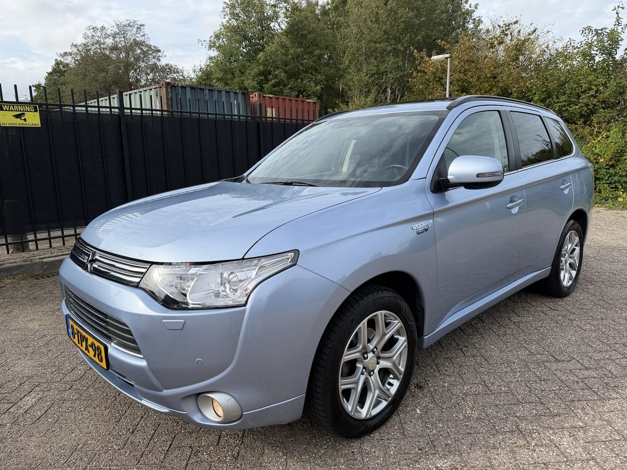 Mitsubishi Outlander - 2.0 PHEV instyle Leer/Cam/Navi/Cruise/Rockford - AutoWereld.nl
