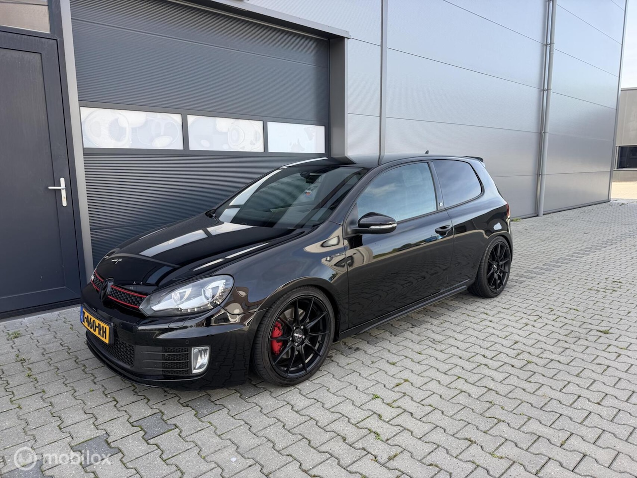 Volkswagen Golf - 2.0 GTI DSG 2012 Adidas Edition 300PK - AutoWereld.nl
