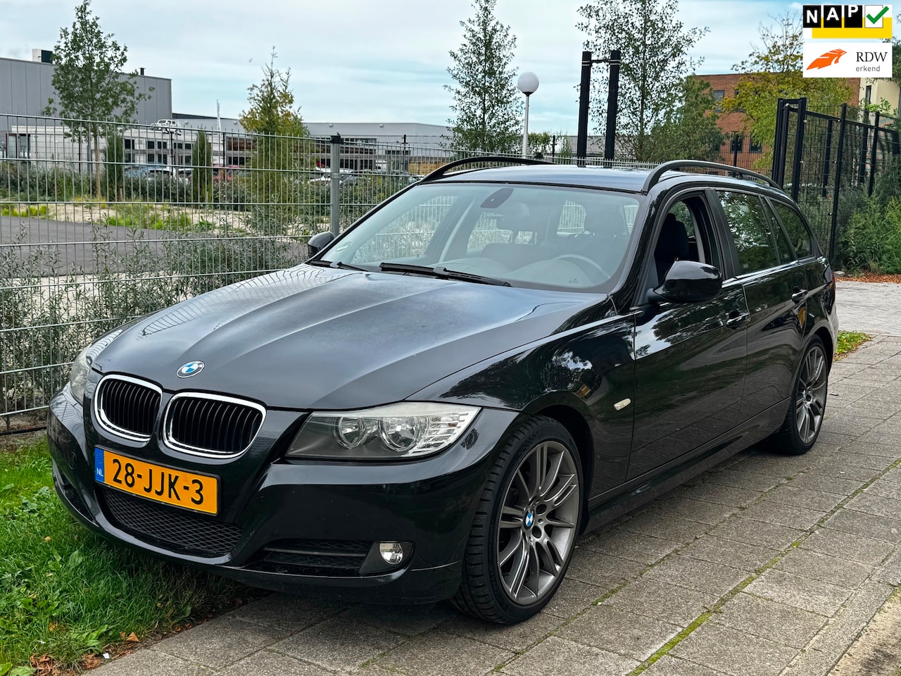BMW 3-serie Touring - 318i Business Line|NW KETTING|6BAK|NAVI|PSENSOR|M VELGEN|CRUISE|AIRCO - AutoWereld.nl