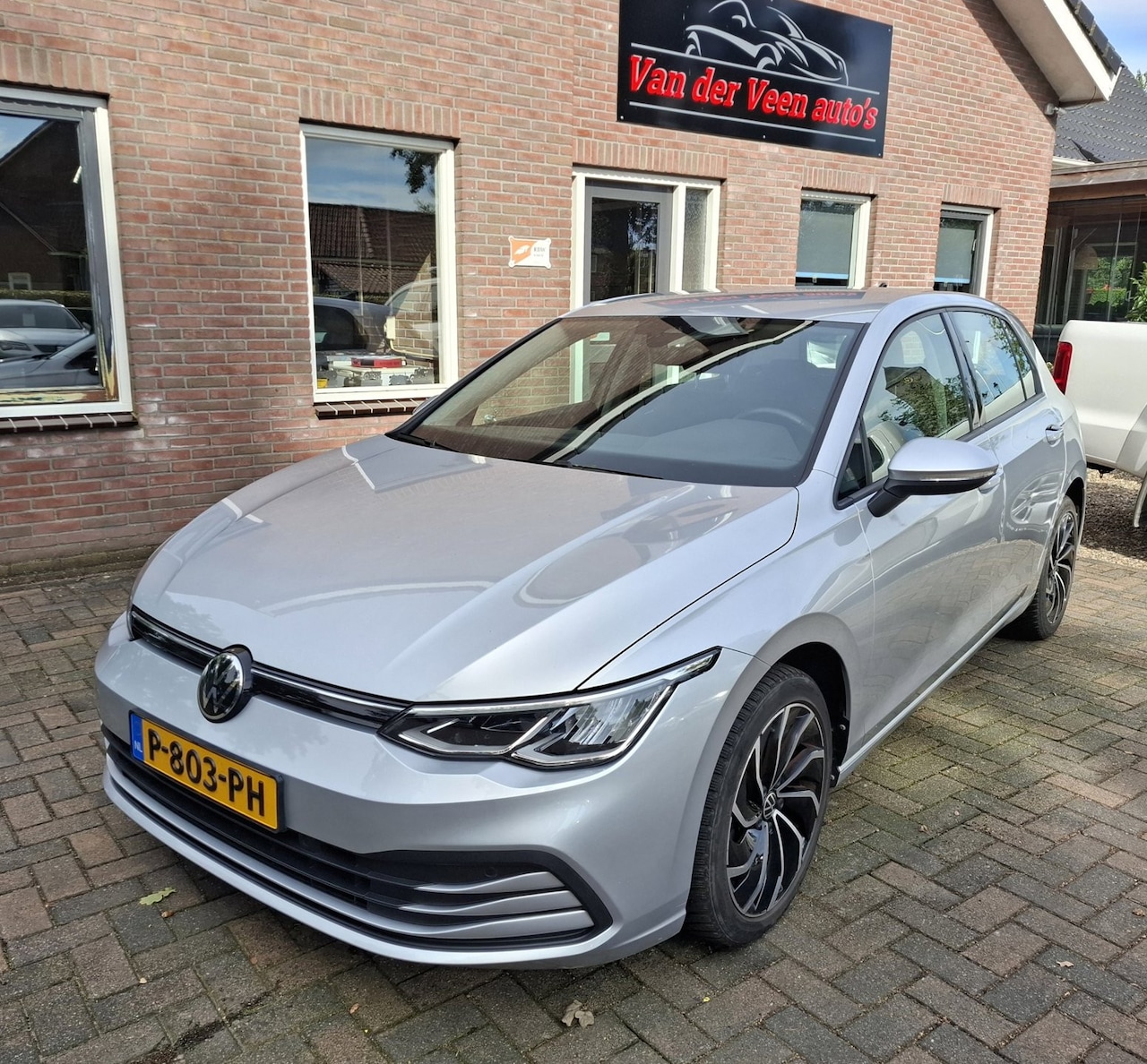 Volkswagen Golf - 1.0 eTSI Life Business. Dealer onderhouden. O.a. carplay, adap. cruise, pdc, etc. Prijs ri - AutoWereld.nl