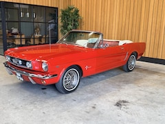 Ford Mustang Convertible - 289 V8 Automaat. Stuur en rem bekrachtiging. Elektrisch dak, Pony interieur
