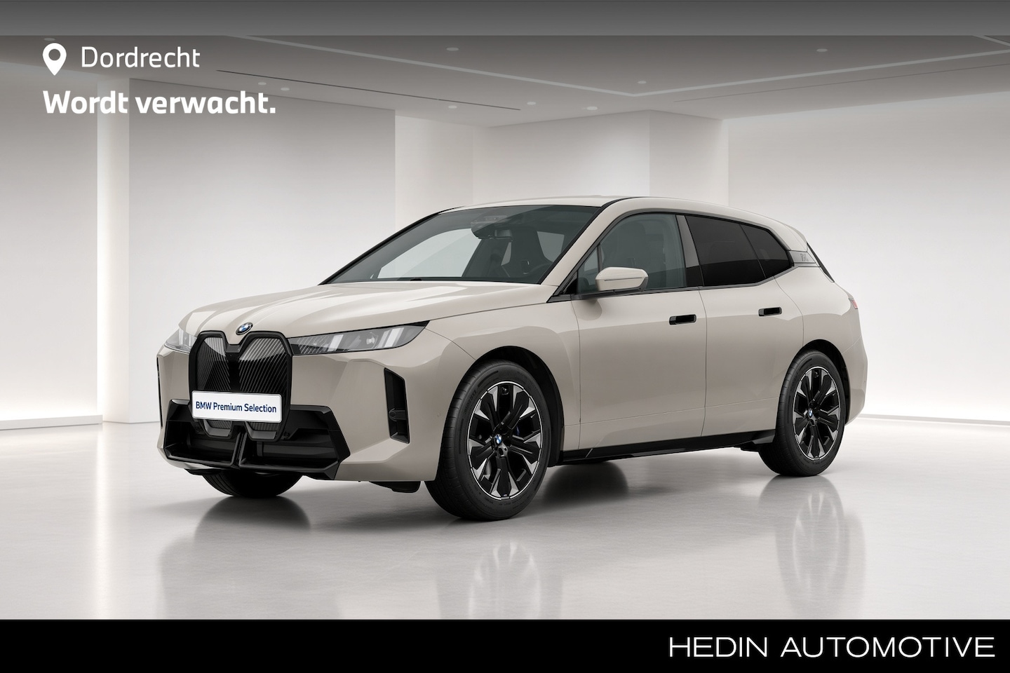BMW iX - xDrive45 101 kWh | 2026 | 21" | M Multifunctionele voorstoelen | Trekhaak | Driving Assist - AutoWereld.nl