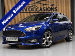 Ford Focus Wagon - 2.0 ST 250PK/XENON/RECARO/CRUISE/STOELVW/18"/UNIEK