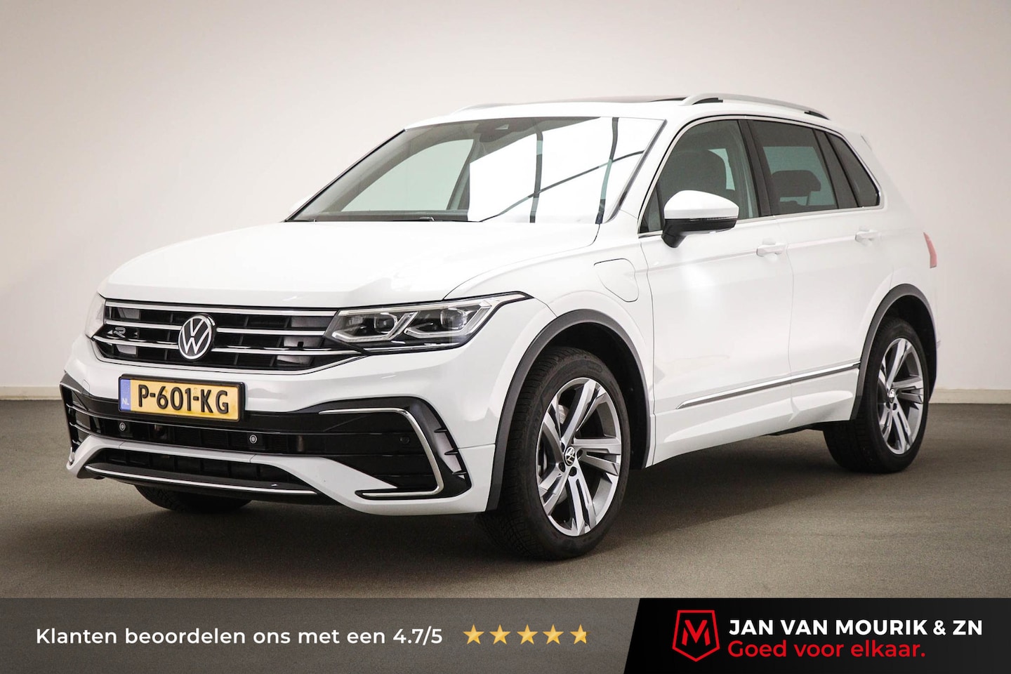 Volkswagen Tiguan - 1.4 TSI eHybrid R-Line Business+ | PANORAMADAK | DAB | DRAADLOZE LADER | CAMERA | TREKHAAK - AutoWereld.nl