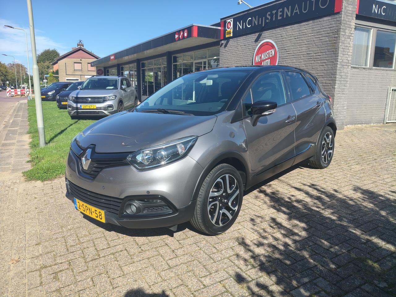 Renault Captur - TCE 90 Authentique, Navi,Cruise,Trekhaak afn - AutoWereld.nl