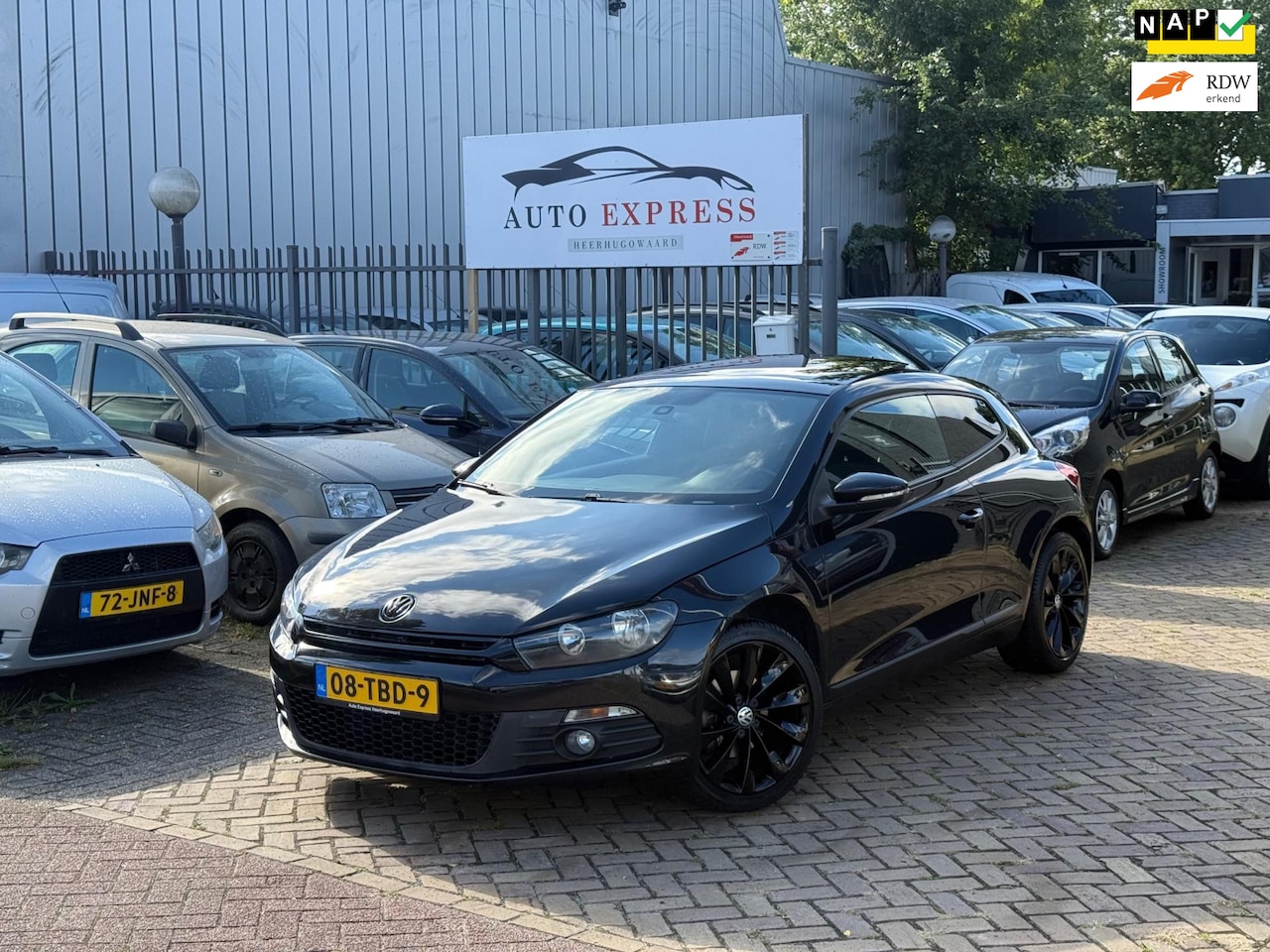 Volkswagen Scirocco - 1.4 TSI Edition/Pano Dak/Cruis/Navigatie/sportieve uitlaat/Nap/Nieuw Apk/Volledig onderhou - AutoWereld.nl