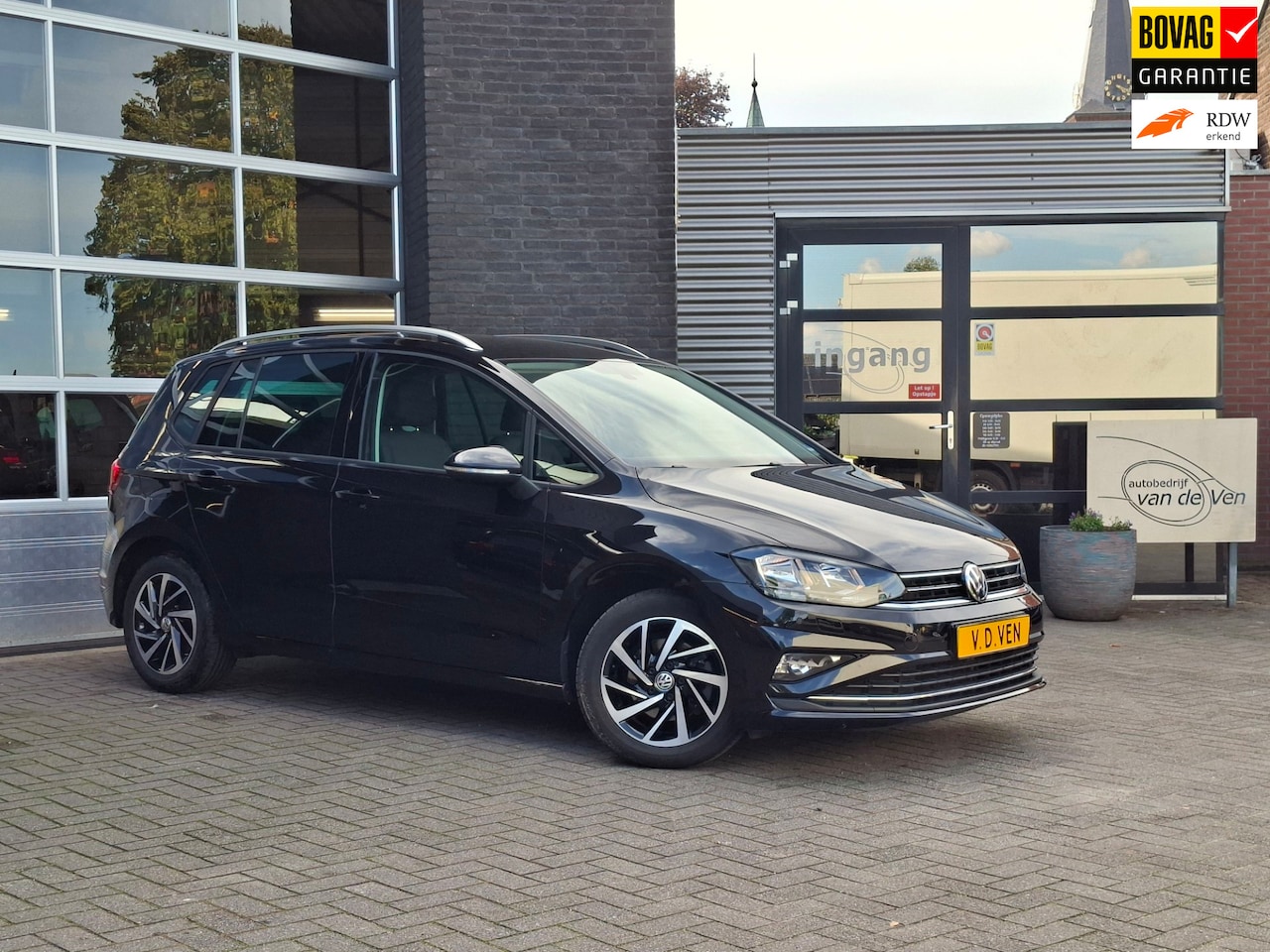 Volkswagen Golf Sportsvan - 1.5 TSI ACT Comfortline | Trekhaak Zwenkbaar| Camera | ACC l Stoelverwarming | Apple carpl - AutoWereld.nl