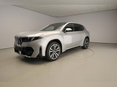 BMW iX3 - 40 eDrive M Sportpakket / Panoramadak / Trekhaak / Getint glas / Park assist