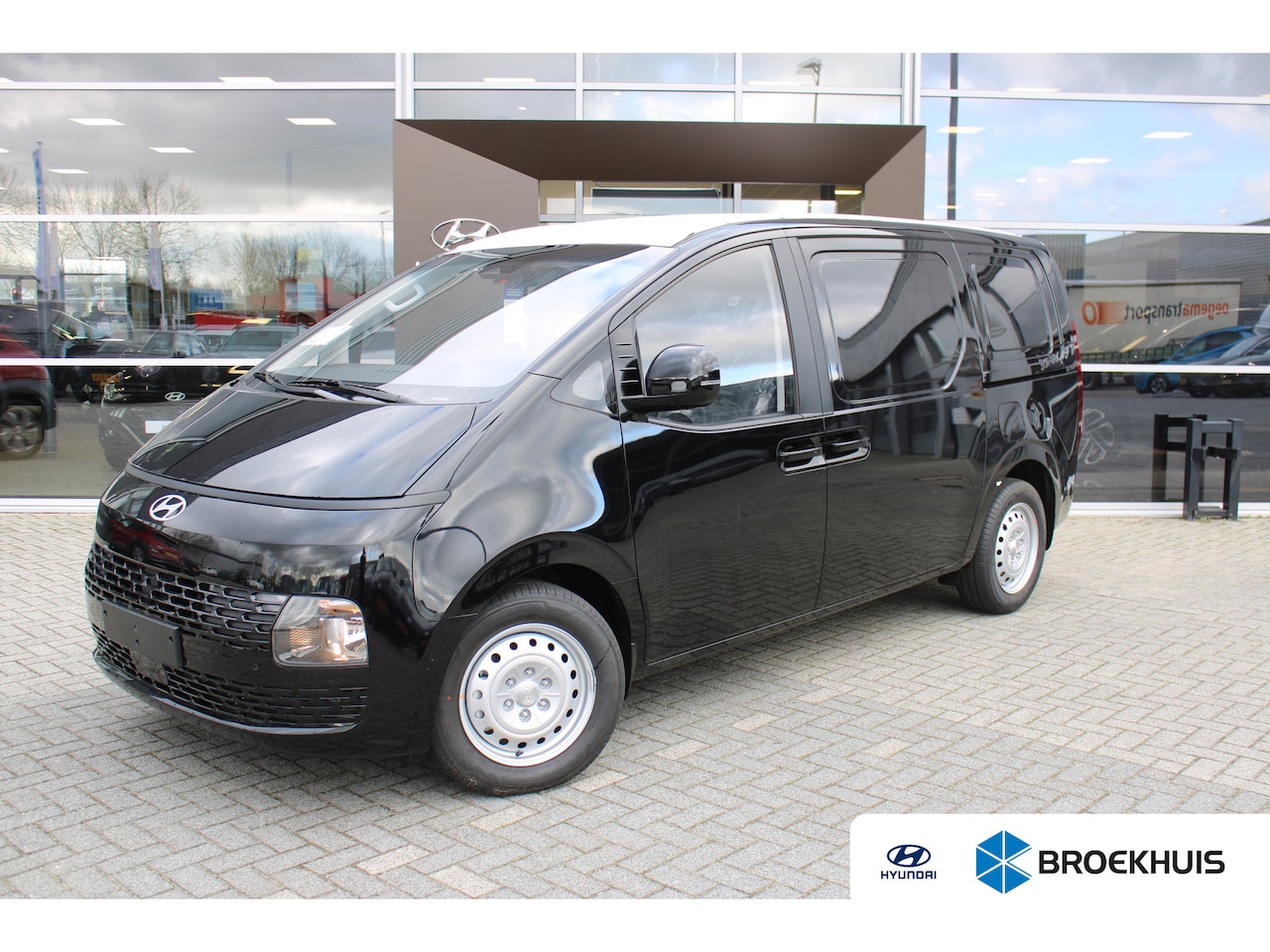 Hyundai Staria - 1.6 T-GDI HEV | €12.500,- korting !! - AutoWereld.nl