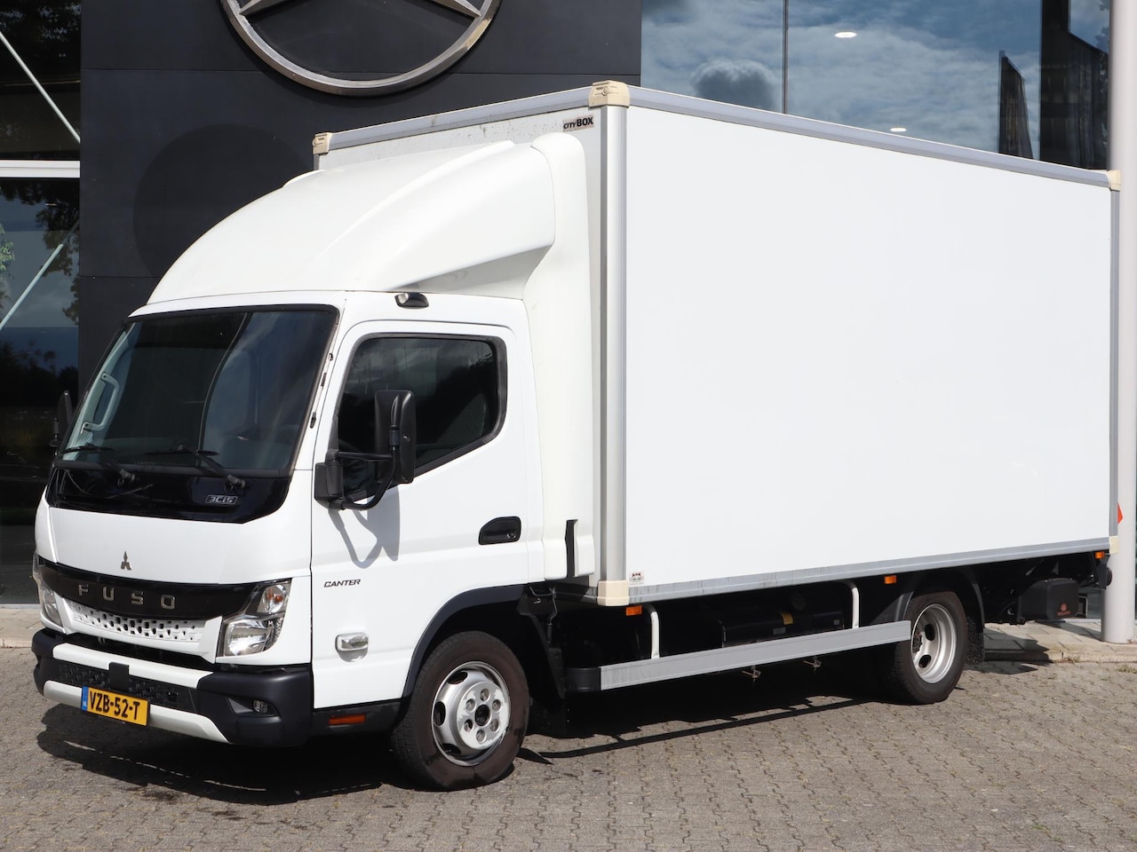 Fuso Canter - 3C15 3.0 DI 340 LAADBAK/LAADKLEP Fuso Canter - AutoWereld.nl