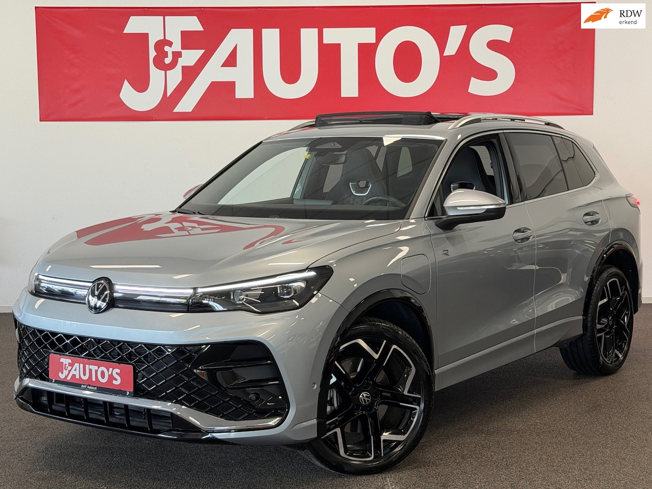 Volkswagen Tiguan - 1.5 eHybrid R-Line Edition|PANORAMA|CAR-PLAY|ECC AIRCO - AutoWereld.nl