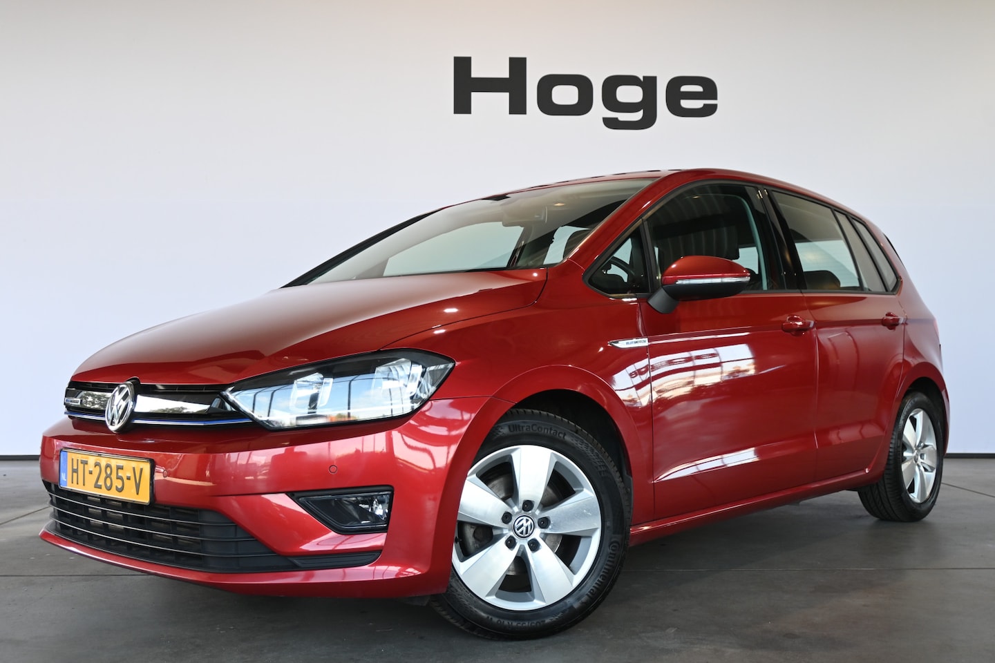 Volkswagen Golf Sportsvan - 1.0 TSI Automaat Comfortline Clima Cruise control Navigatie Camera PDC Trekhaak 100% onder - AutoWereld.nl