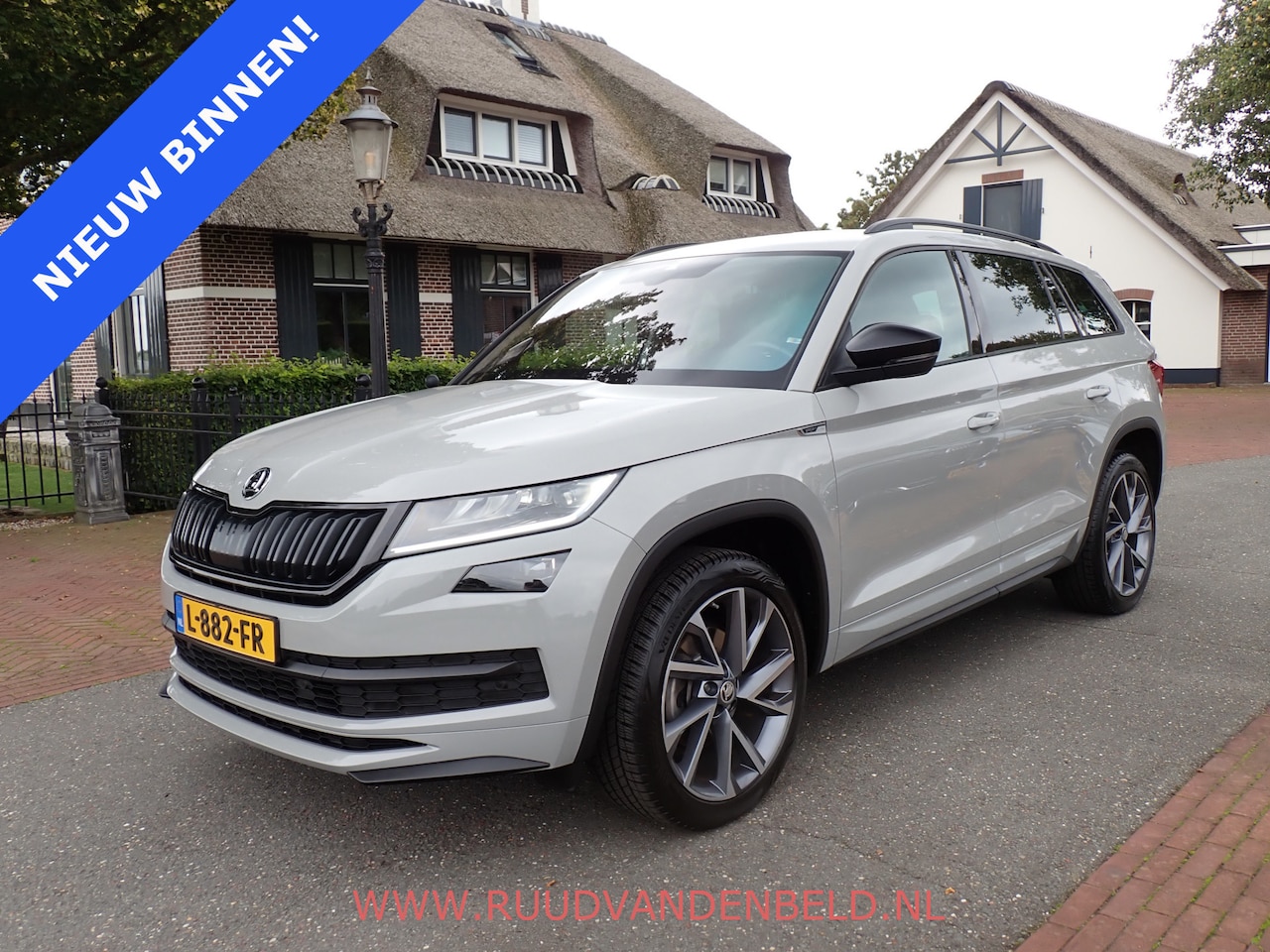 Skoda Kodiaq - 1.5 TSI SPORTLINE 7-PERS / TREKHAAK / CARPLAY / CAMERA / KEYLESS / MEMORY - AutoWereld.nl